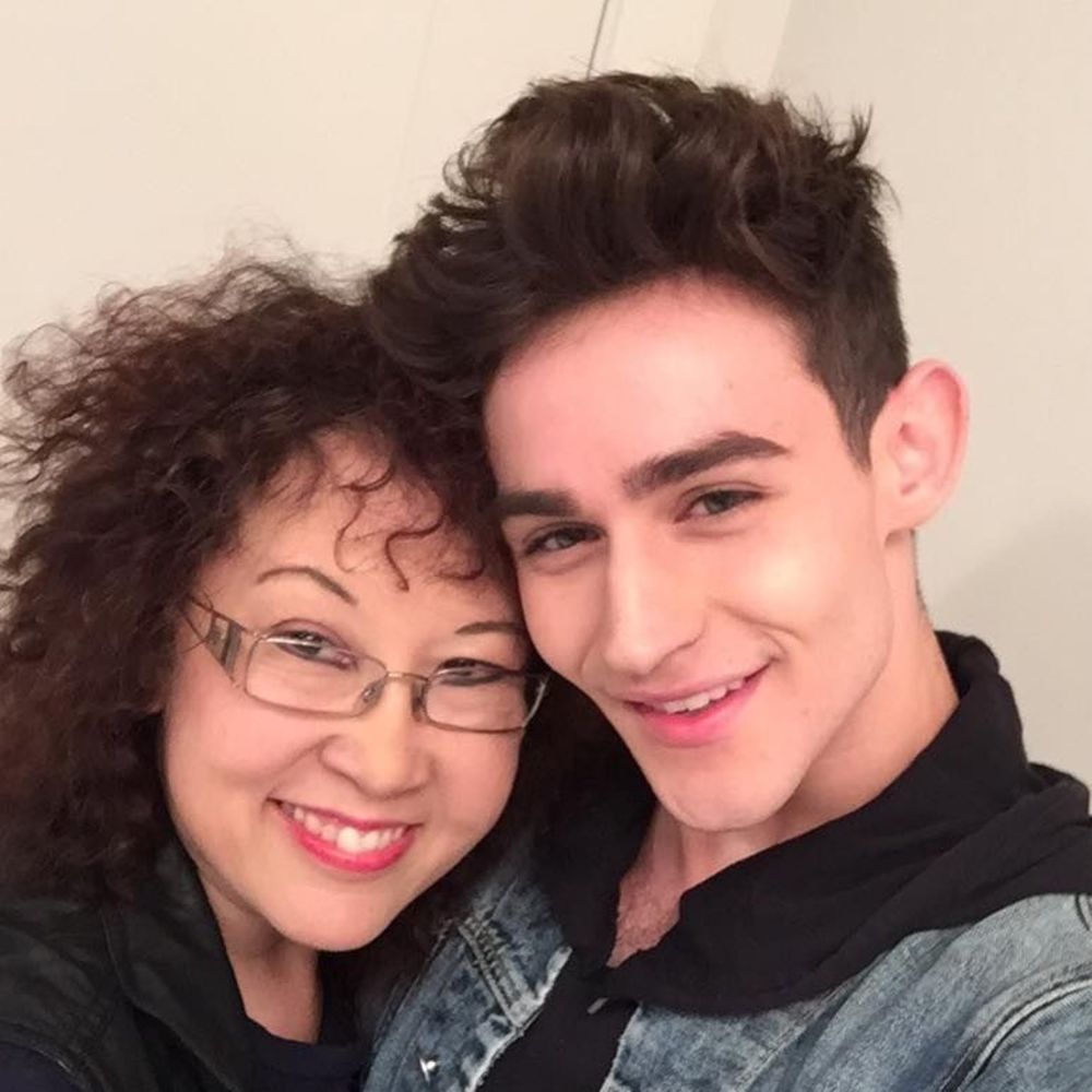 Meet your Posher, Levi